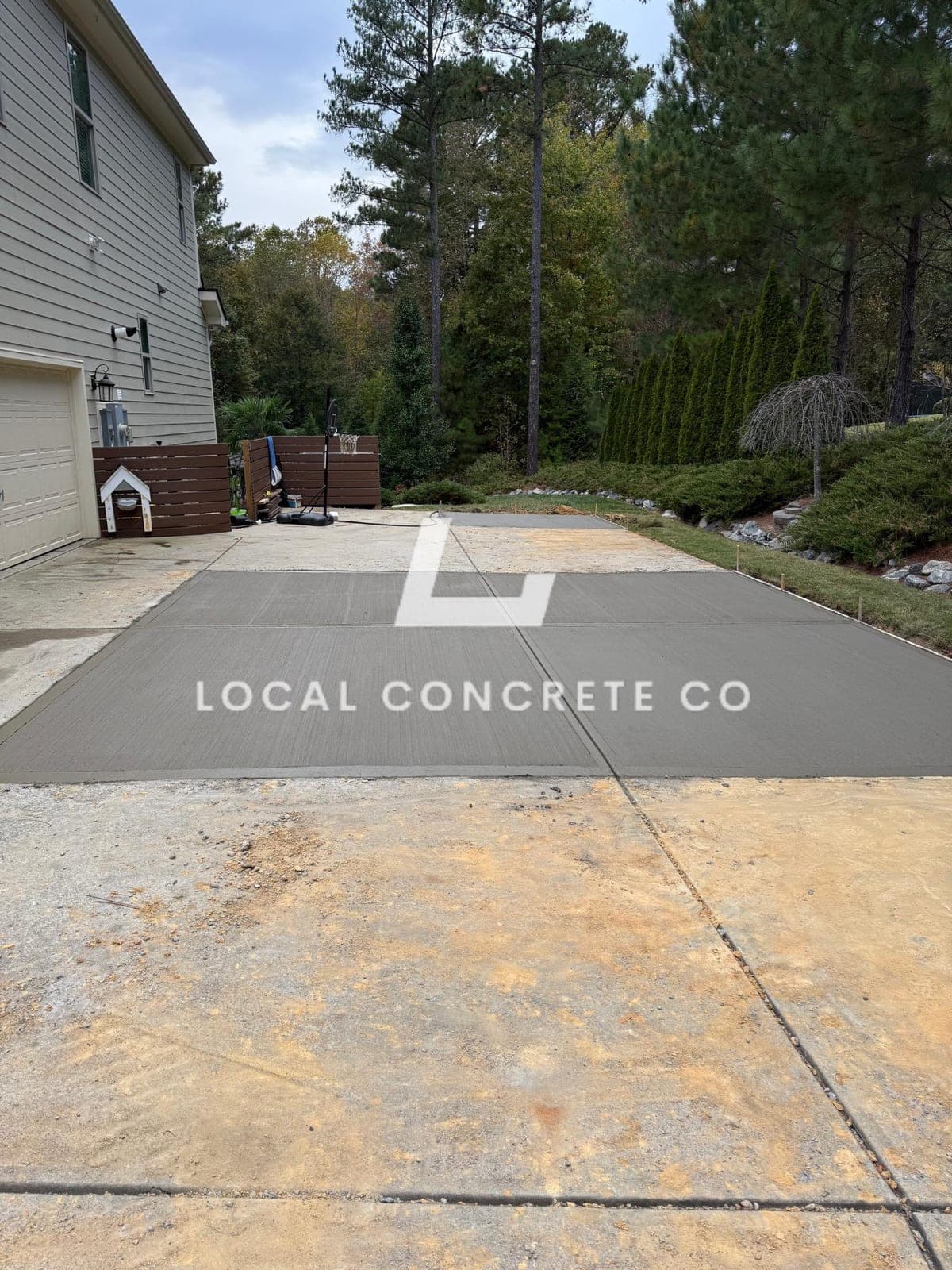 Concrete Driveway Repair contractor in Mooresville, NC (Iredell County) — Local Concrete Contractor delivers driveway, patio, foundation, and decorative concrete work across the Carolinas with a 30-year structural standard.